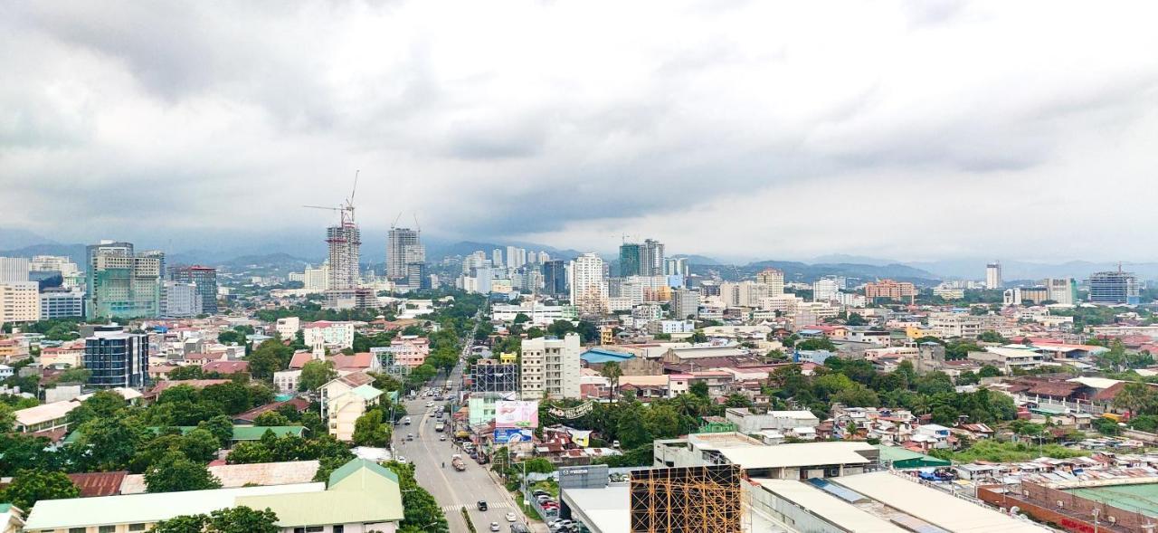 Sunvida Tower Stays Across Sm City Cebu Eksteriør billede