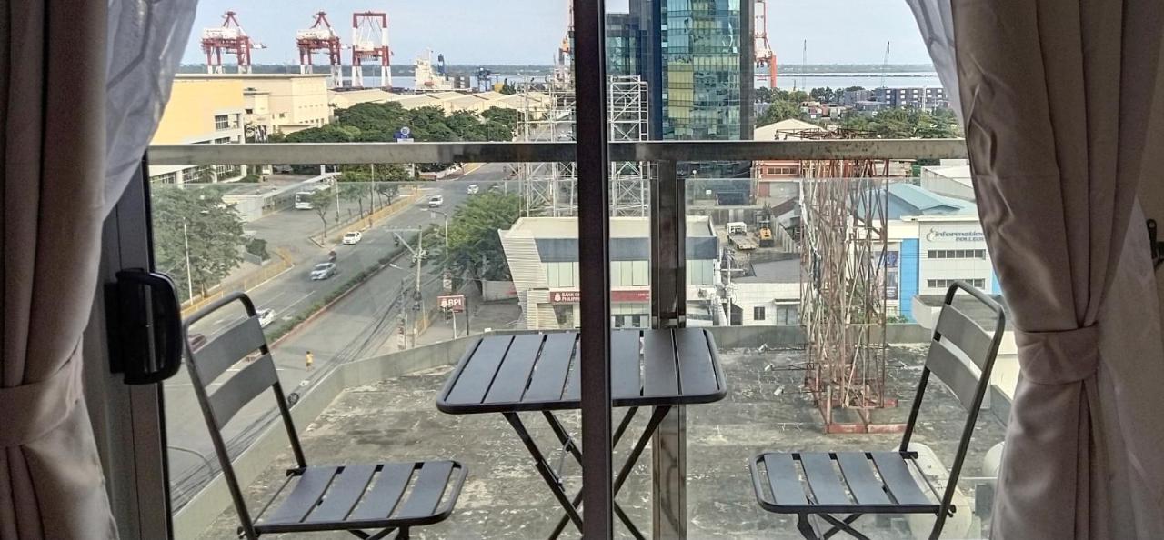 Sunvida Tower Stays Across Sm City Cebu Eksteriør billede
