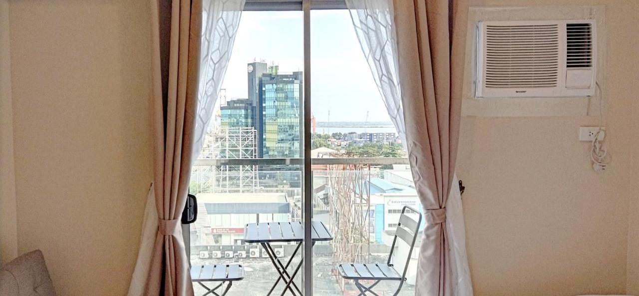 Sunvida Tower Stays Across Sm City Cebu Eksteriør billede