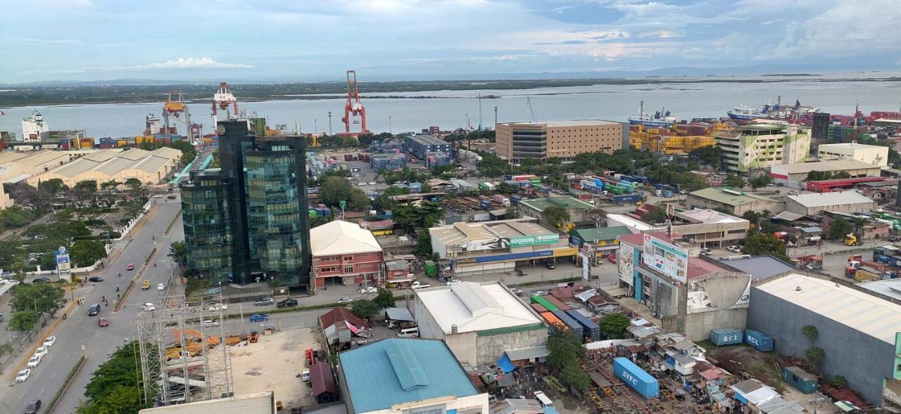 Sunvida Tower Stays Across Sm City Cebu Eksteriør billede