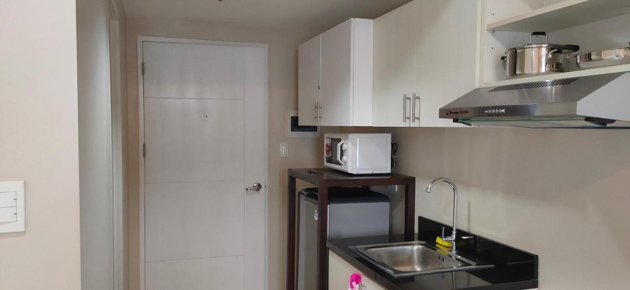 Sunvida Tower Stays Across Sm City Cebu Eksteriør billede