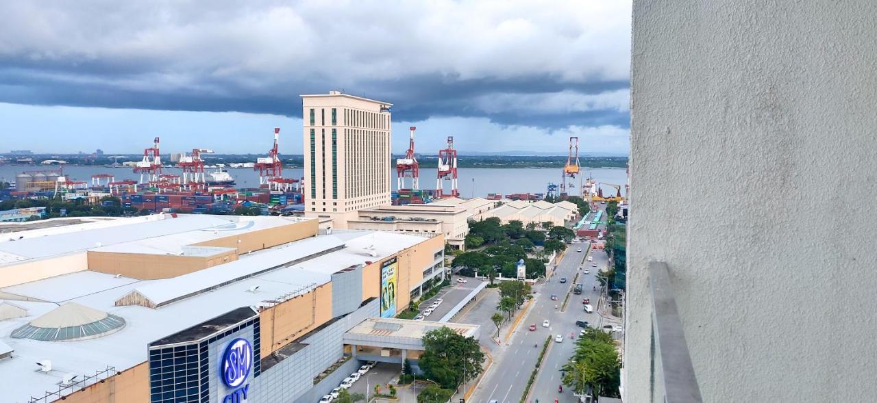 Sunvida Tower Stays Across Sm City Cebu Eksteriør billede